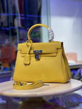 SAC HERMÈS KELLY RETOURNE EN VRAI CUIR MOUTARDE
