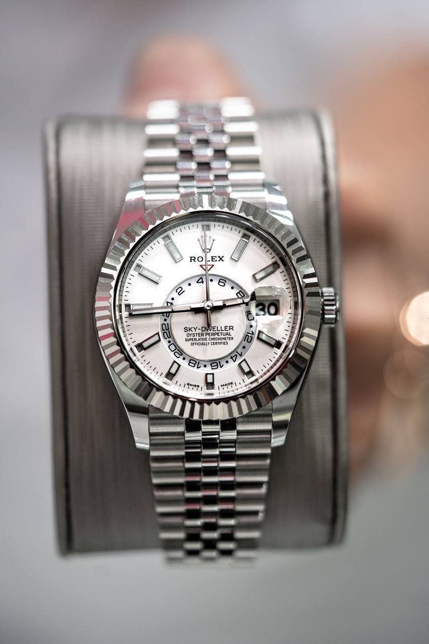 ROLEX Sky-Dweller 42 mm, Rolesor gris – Montre Homme - Image 4